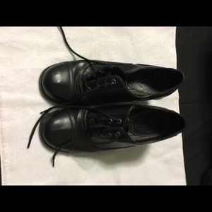 Mudd string up granny shoe, 3” heel, Sz 9.5M/black